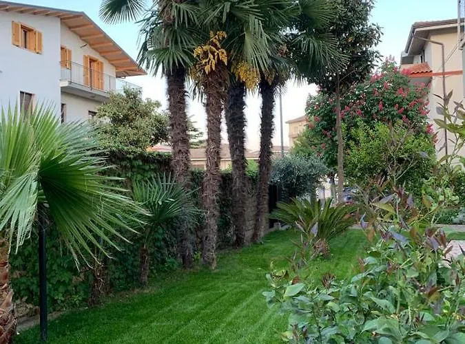 The Garden Bed & Breakfast 4*