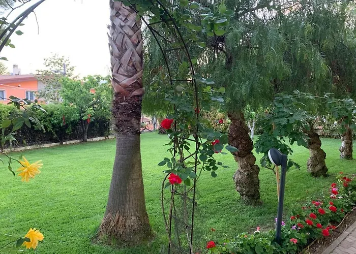 The Garden Oda ve Kahvaltı 4*